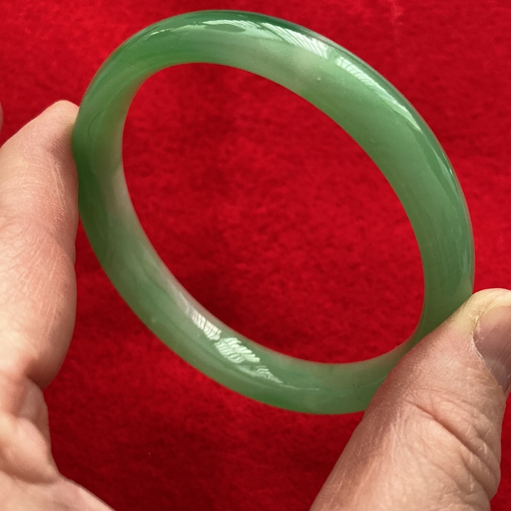Genuine green jade bangle bracelet - Picture 4 of 5